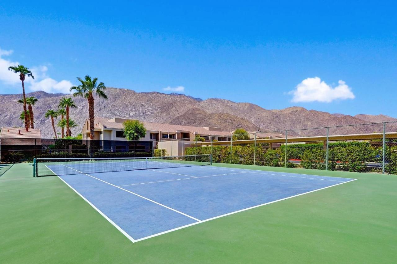 Modern Plaza Villas Oasis Palm Springs Buitenkant foto